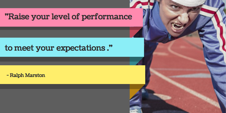 Beitragsbild zum Blog Performance marketing sportlerin trainiert mit zitat zu zielen und performanz von Agentur IronShark