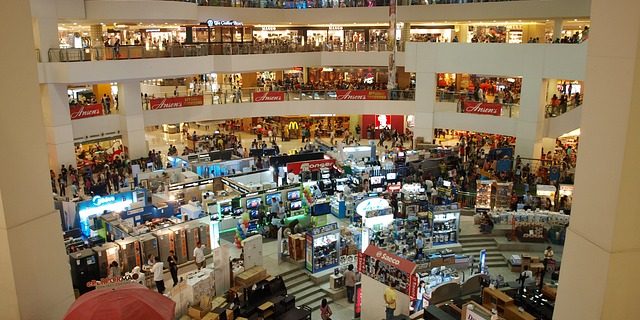 mall-591337_640