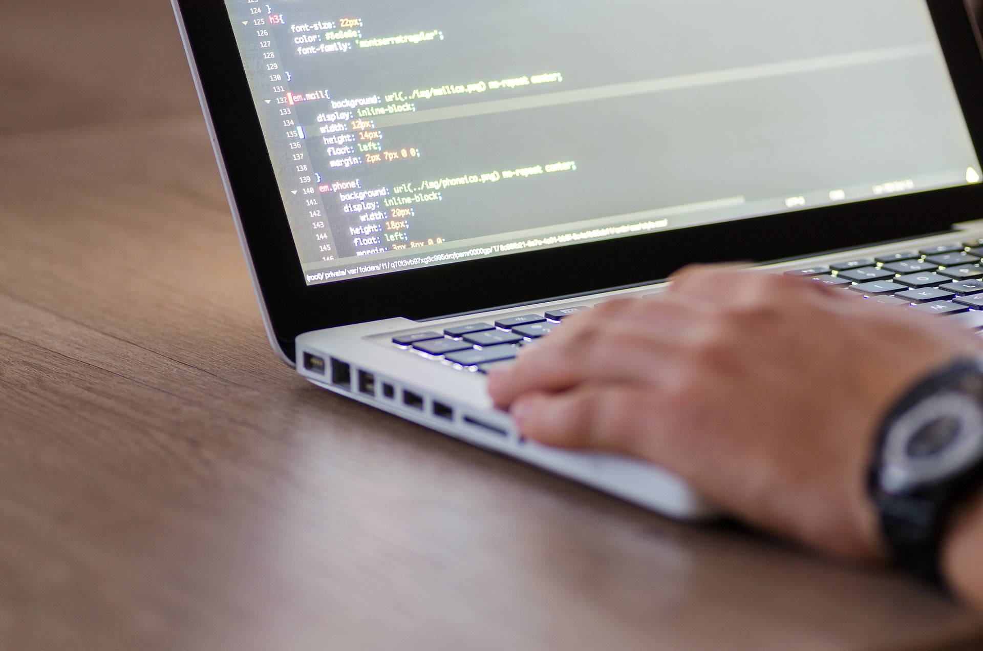 DDEV Live oder Pantheon-Website- Management