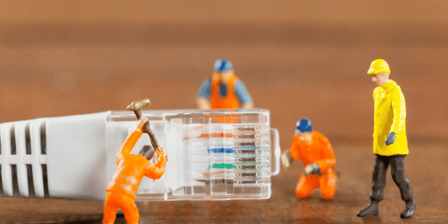 Shopware WaWi Beitragsbild Schnittstelle für eine funktionierende Warenwirtschaft wird bearbeitet und entwickelt.