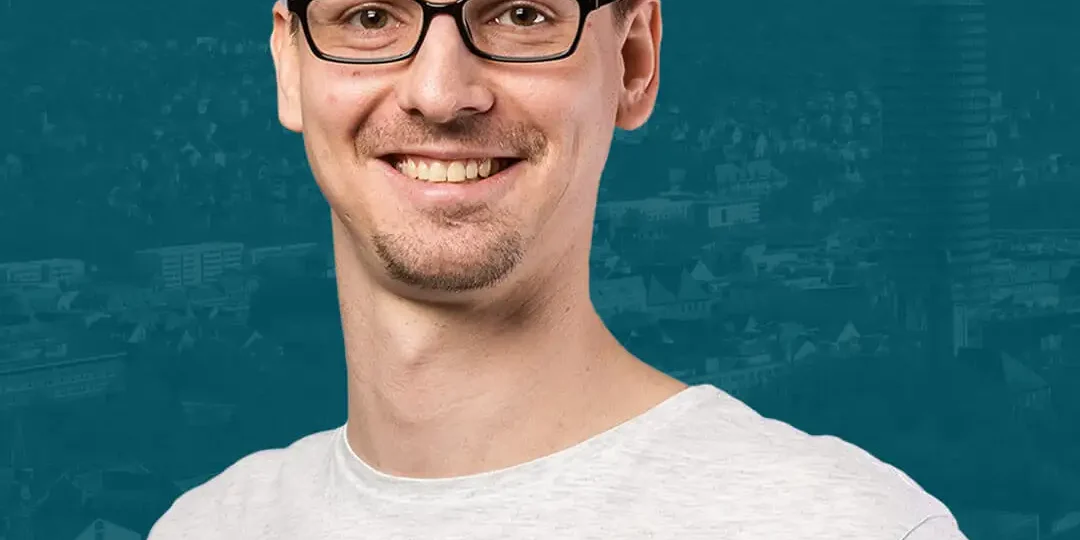 Portrait von Sebastian Schmidt, Full-Stack Entwickler & Serveradministrator, Bachelor of Science Informatik